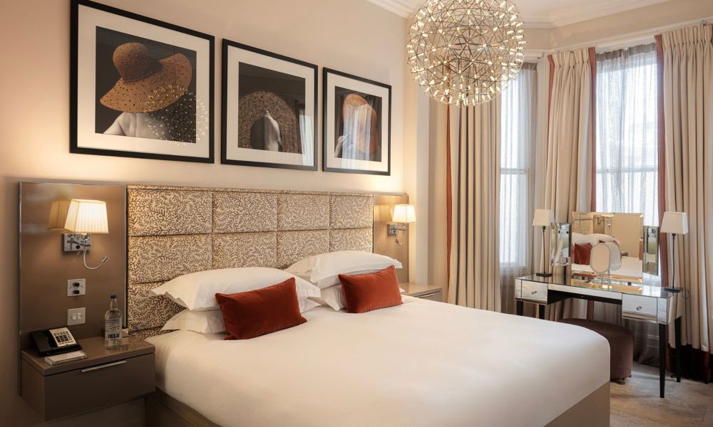 The Athenaeum Hotel & Residences townhouse bedroom