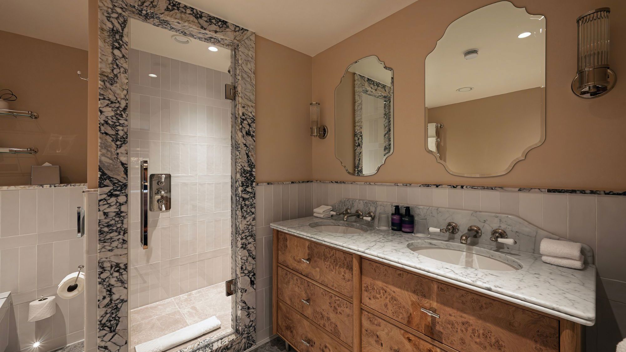 The Athenaeum Hotel & Residences Green Park View Suite