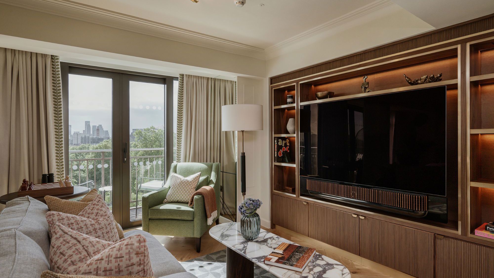 The Athenaeum Hotel & Residences Green Park View Suite