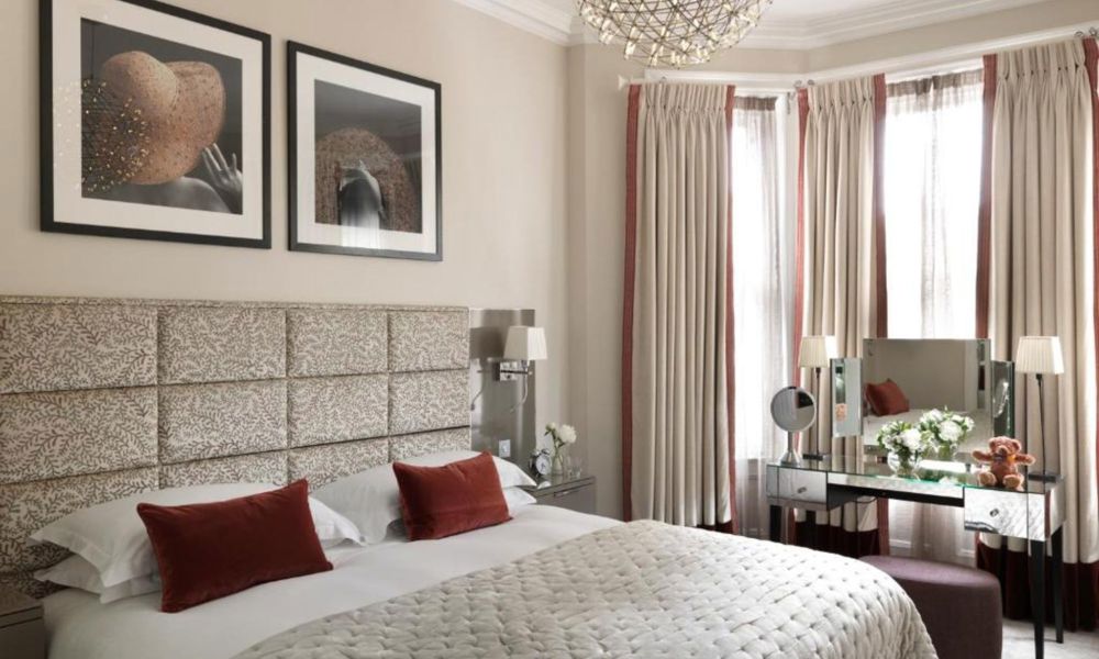 The Athenaeum Residences bedroom