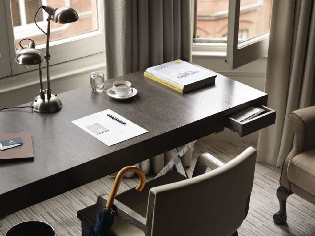 Desk2 Athenaeum Hotel