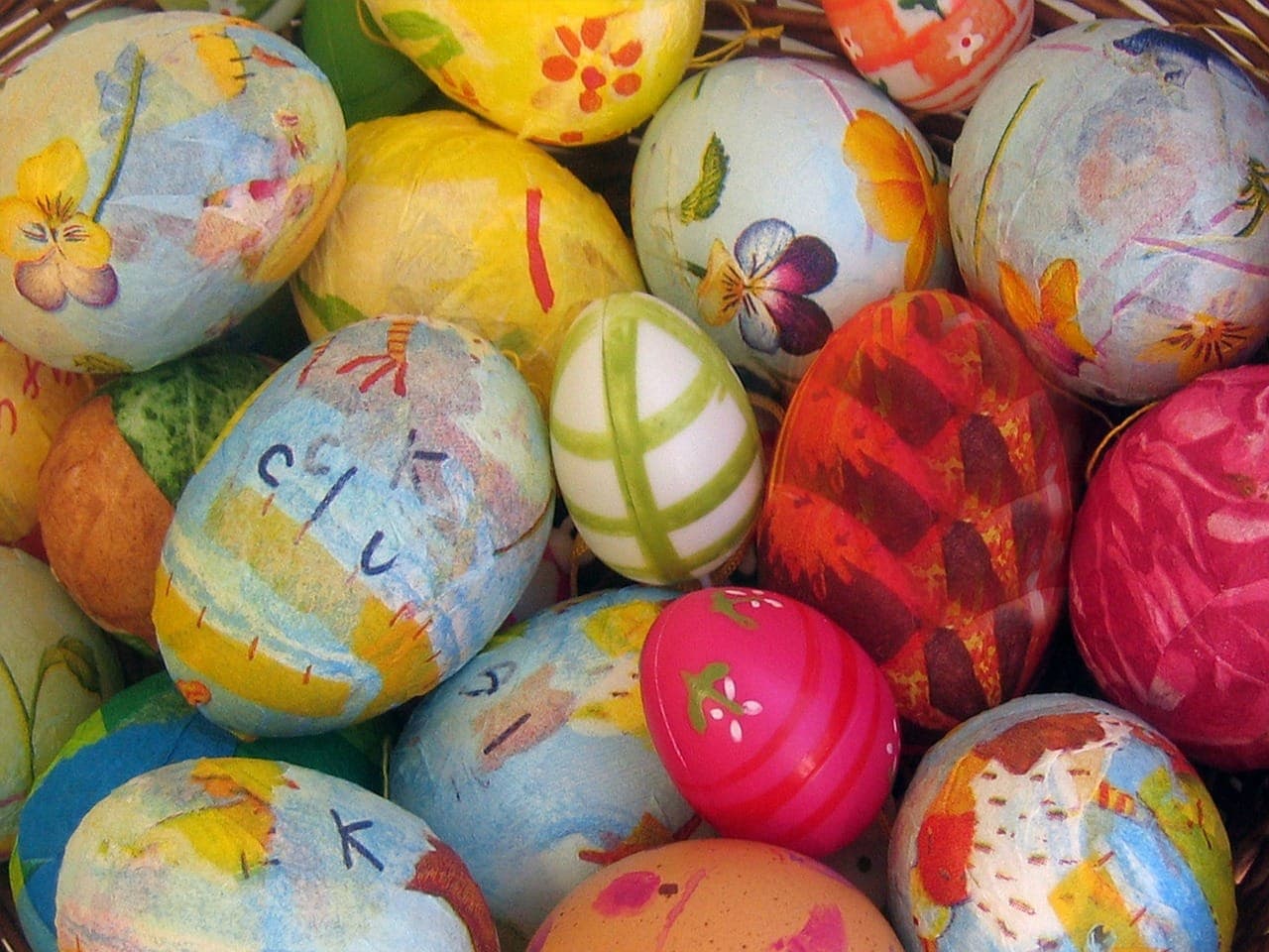 easter-eggs-89831_1280