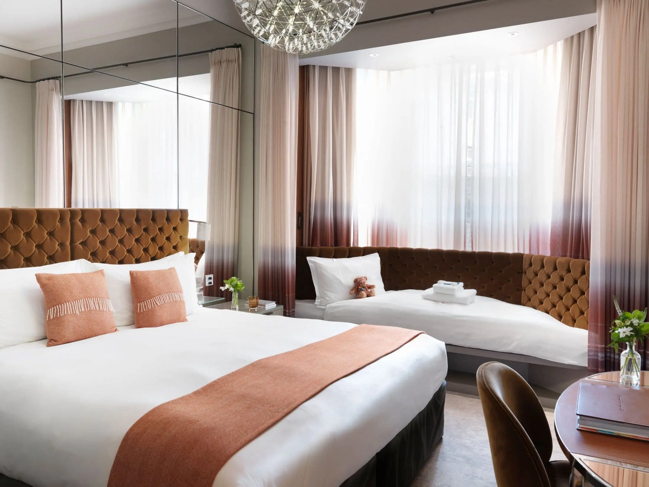 Deluxe rooms in a hotel piccadilly London