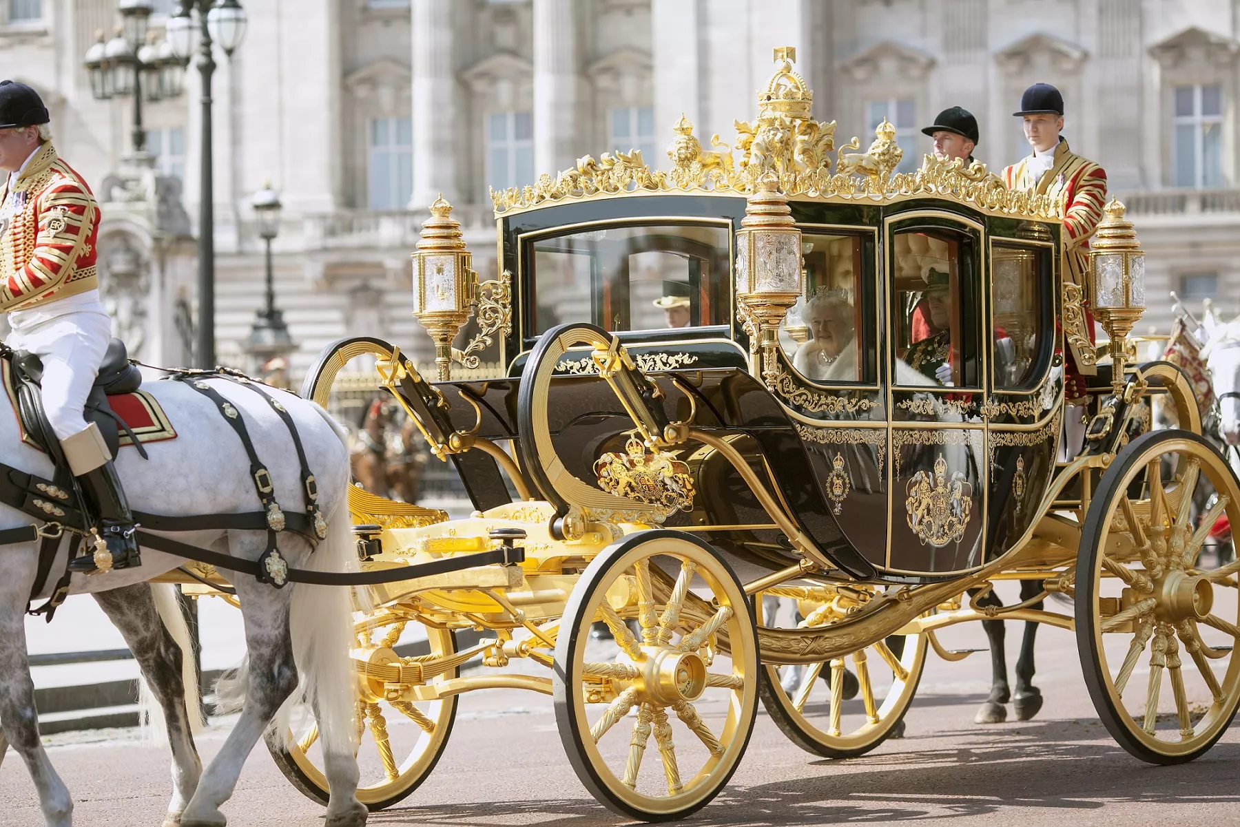 London,-,Uk,,May,27:,Queen,Elizabeth,Ii,And,Prince