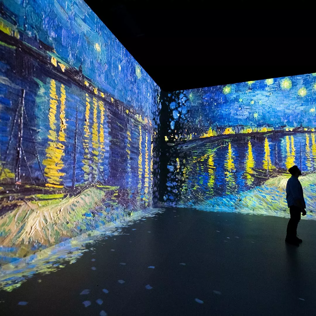 What's on in London by The Athenaeum Hotel. Frameless London art exhibition.